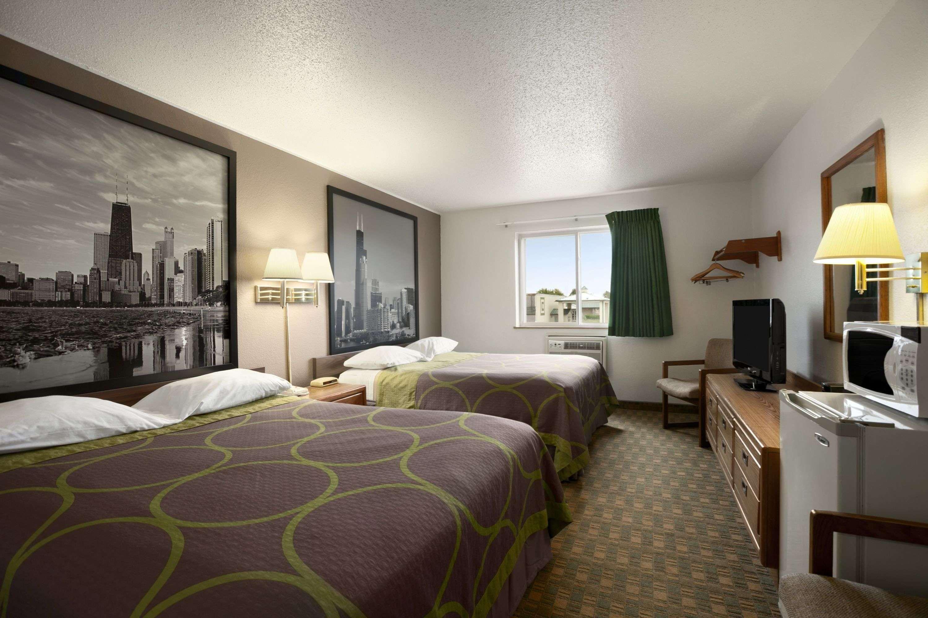 Super 8 By Wyndham Peru Starved Rock State Park Hotel Екстериор снимка