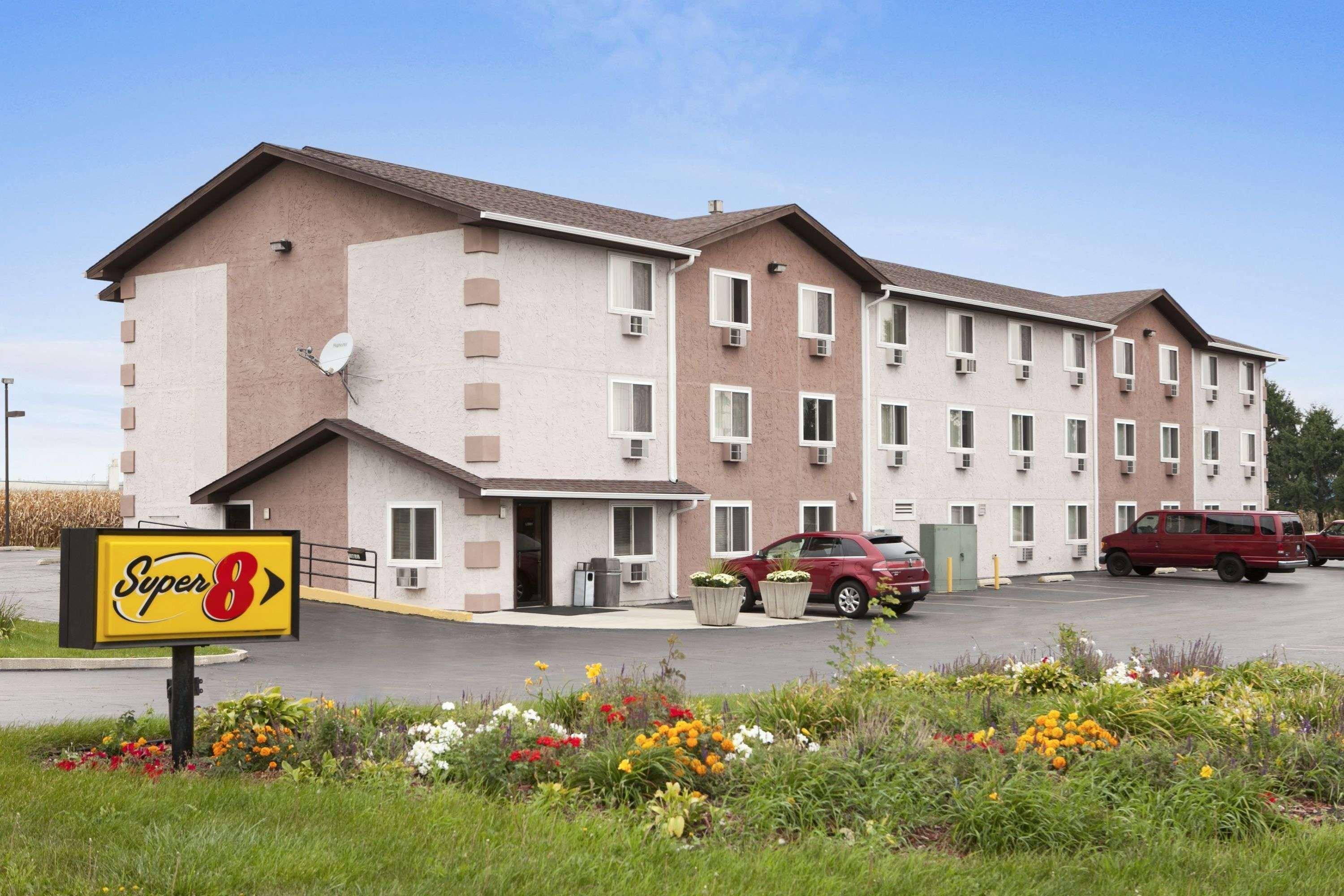 Super 8 By Wyndham Peru Starved Rock State Park Hotel Екстериор снимка
