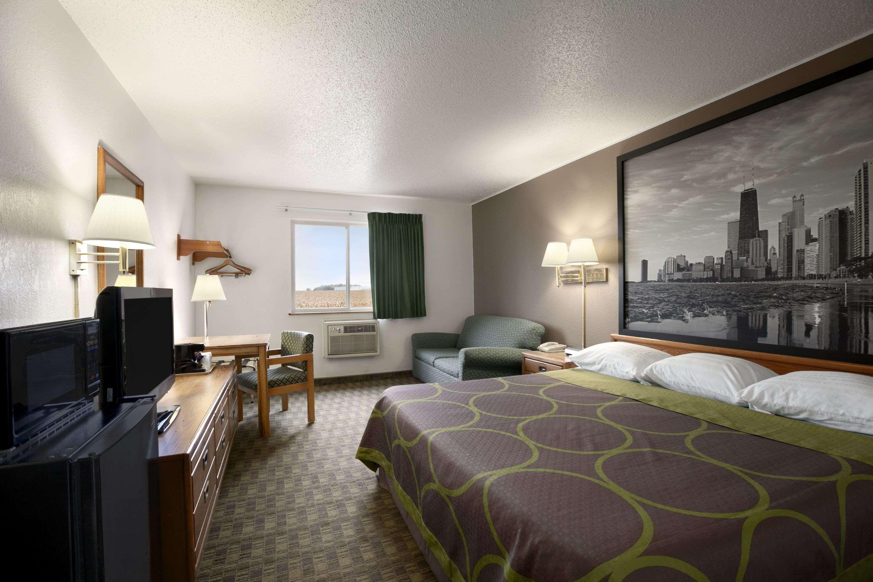 Super 8 By Wyndham Peru Starved Rock State Park Hotel Екстериор снимка